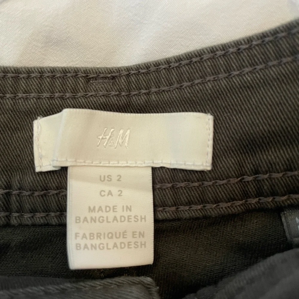 H&M Shorts - Picture 4 of 4
